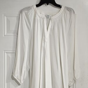 Crown & Ivy Textured White Blouse